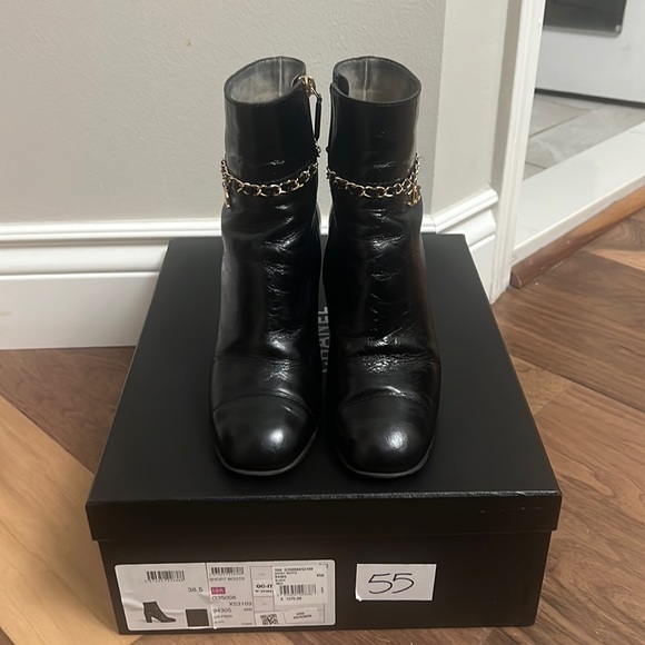 Chanel boot - Picture 1 of 7